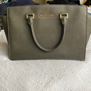 Michael Kors tote with detachable strap